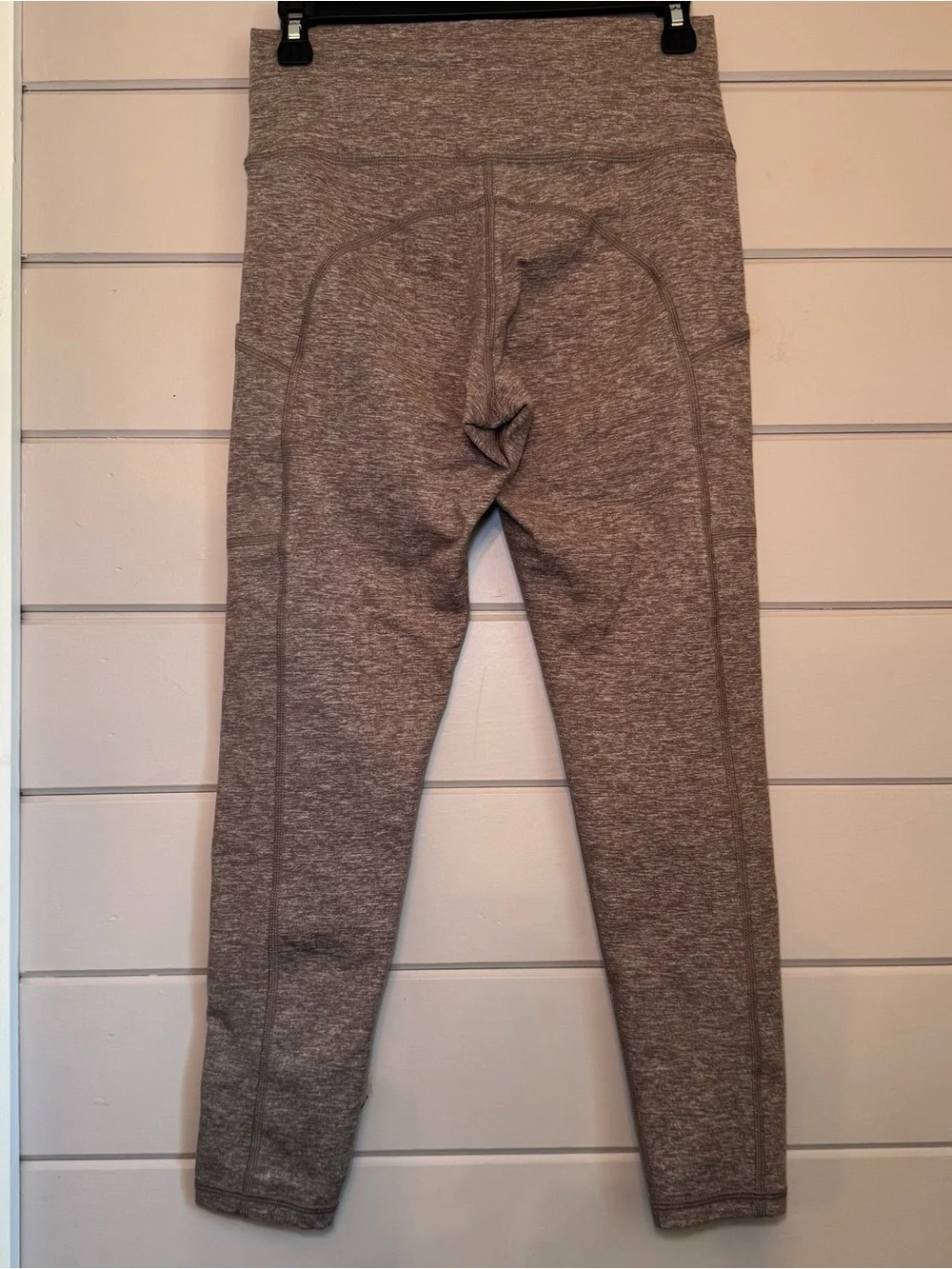 Offline by Aerie The Hugger Hi Rise Pocket Leggings in Heather Brown